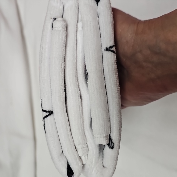 Barbie 2 Pack Bathroom Hand Towels Cotton Barbie Logo Mattel - Picture 4 of 5